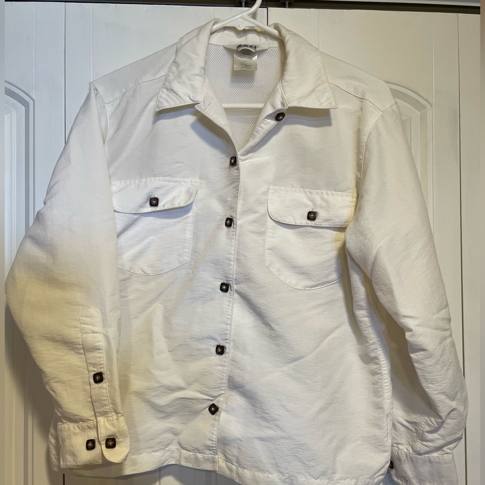 Women’s REI button down blouse shirt. Cream with cute square buttons. Size Small